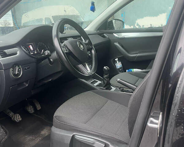 Чорний Шкода Октавія, об'ємом двигуна 1.6 л та пробігом 250 тис. км за 10500 $, фото 6 на Automoto.ua