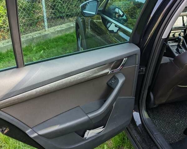 Черный Шкода Октавия, объемом двигателя 2 л и пробегом 214 тыс. км за 18600 $, фото 17 на Automoto.ua