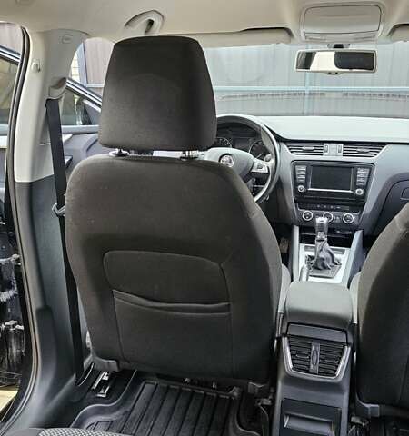 Черный Шкода Октавия, объемом двигателя 1.6 л и пробегом 206 тыс. км за 12000 $, фото 8 на Automoto.ua