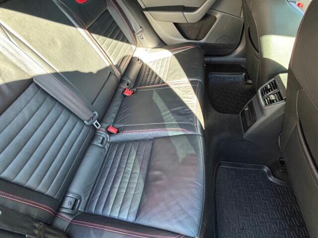 Черный Шкода Октавия, объемом двигателя 2 л и пробегом 245 тыс. км за 16600 $, фото 7 на Automoto.ua