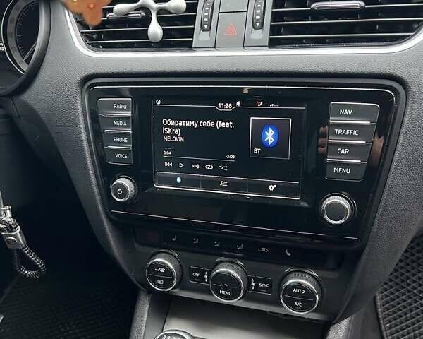 Черный Шкода Октавия, объемом двигателя 1.6 л и пробегом 225 тыс. км за 10800 $, фото 3 на Automoto.ua