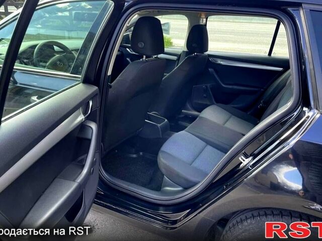 Чорний Шкода Октавія, об'ємом двигуна 1.6 л та пробігом 385 тис. км за 9200 $, фото 6 на Automoto.ua