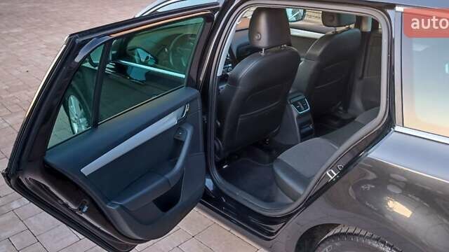 Чорний Шкода Октавія, об'ємом двигуна 1.6 л та пробігом 177 тис. км за 12400 $, фото 3 на Automoto.ua