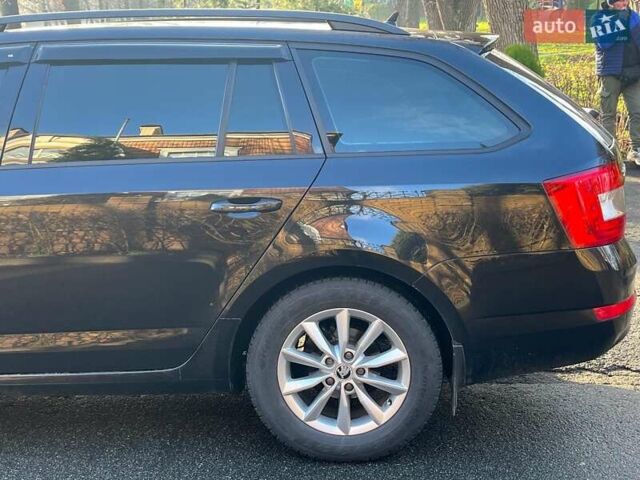 Черный Шкода Октавия, объемом двигателя 1.6 л и пробегом 227 тыс. км за 12790 $, фото 12 на Automoto.ua