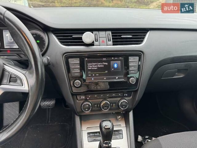 Чорний Шкода Октавія, об'ємом двигуна 1.6 л та пробігом 245 тис. км за 11500 $, фото 31 на Automoto.ua