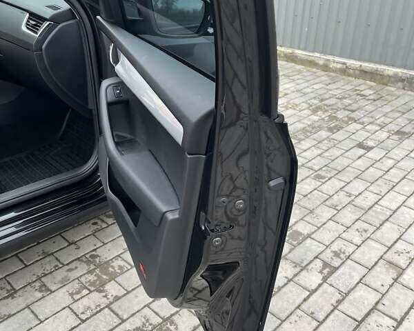 Черный Шкода Октавия, объемом двигателя 1.6 л и пробегом 260 тыс. км за 12300 $, фото 7 на Automoto.ua