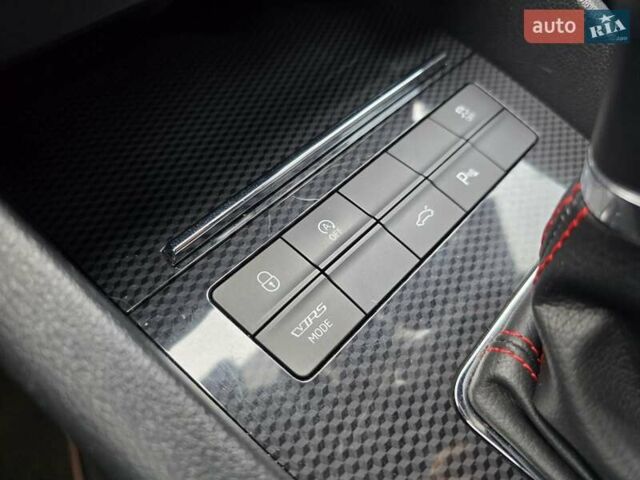 Черный Шкода Октавия, объемом двигателя 2 л и пробегом 212 тыс. км за 16599 $, фото 67 на Automoto.ua