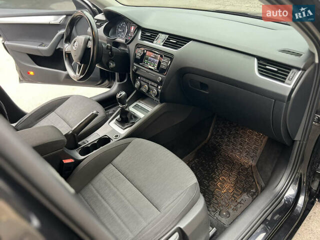 Шкода Октавия 2015 в Харькове на Automoto.ua Черный Шкода Октавия, объемом двигателя 1.6 л и пробегом 254 тыс. км за 11500 $, фото 6 на Automoto.ua