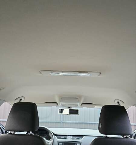 Черный Шкода Октавия, объемом двигателя 1.6 л и пробегом 206 тыс. км за 12000 $, фото 12 на Automoto.ua