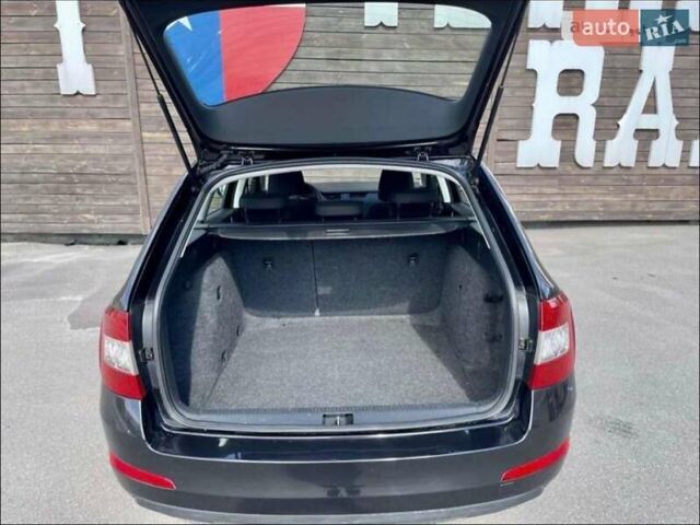 Черный Шкода Октавия, объемом двигателя 1.6 л и пробегом 384 тыс. км за 9200 $, фото 1 на Automoto.ua