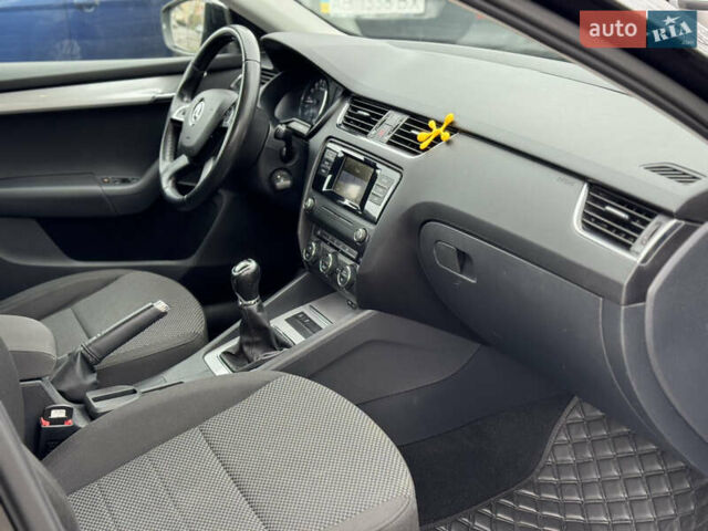 Шкода Октавия 2015 в Виннице на Automoto.ua Черный Шкода Октавия, объемом двигателя 1.6 л и пробегом 225 тыс. км за 9900 $, фото 12 на Automoto.ua