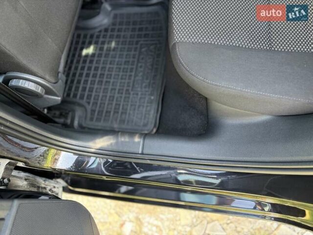 Черный Шкода Октавия, объемом двигателя 1.6 л и пробегом 227 тыс. км за 13200 $, фото 17 на Automoto.ua