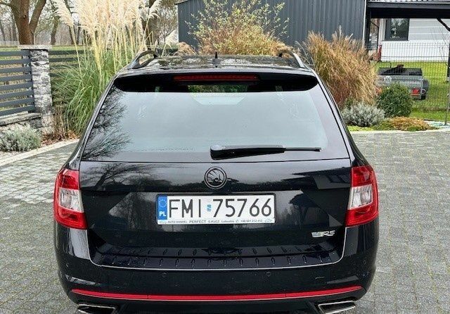 Черный Шкода Октавия, объемом двигателя 2 л и пробегом 229 тыс. км за 9900 $, фото 4 на Automoto.ua