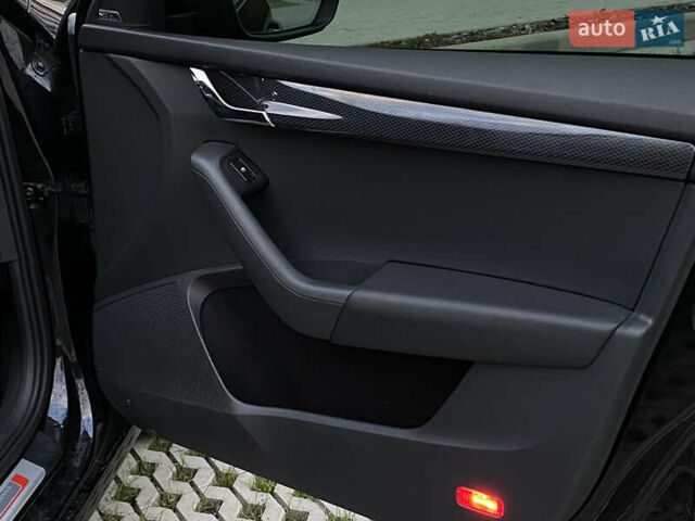 Черный Шкода Октавия, объемом двигателя 2 л и пробегом 211 тыс. км за 16500 $, фото 81 на Automoto.ua