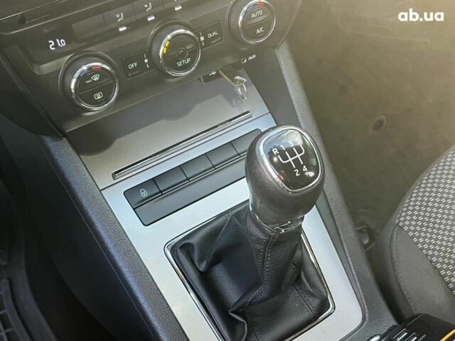 Черный Шкода Октавия, объемом двигателя 1.6 л и пробегом 227 тыс. км за 12790 $, фото 21 на Automoto.ua