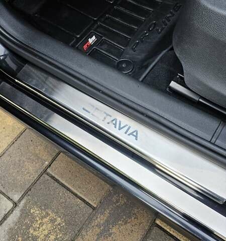 Черный Шкода Октавия, объемом двигателя 1.6 л и пробегом 206 тыс. км за 12000 $, фото 30 на Automoto.ua