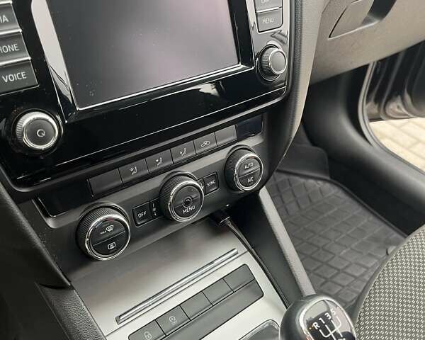 Черный Шкода Октавия, объемом двигателя 1.6 л и пробегом 260 тыс. км за 12300 $, фото 18 на Automoto.ua