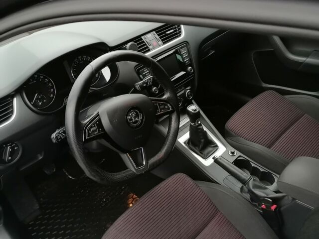 Чорний Шкода Октавія, об'ємом двигуна 2 л та пробігом 270 тис. км за 11700 $, фото 4 на Automoto.ua