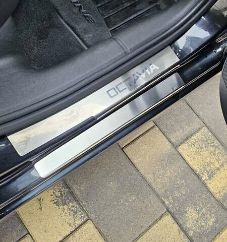 Черный Шкода Октавия, объемом двигателя 1.6 л и пробегом 206 тыс. км за 12000 $, фото 14 на Automoto.ua