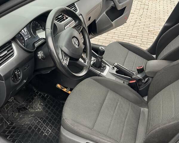 Черный Шкода Октавия, объемом двигателя 1.6 л и пробегом 260 тыс. км за 12300 $, фото 20 на Automoto.ua