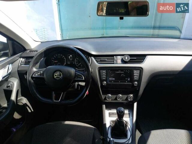 Черный Шкода Октавия, объемом двигателя 1.6 л и пробегом 245 тыс. км за 11000 $, фото 7 на Automoto.ua