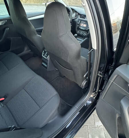 Черный Шкода Октавия, объемом двигателя 1.6 л и пробегом 275 тыс. км за 12450 $, фото 27 на Automoto.ua