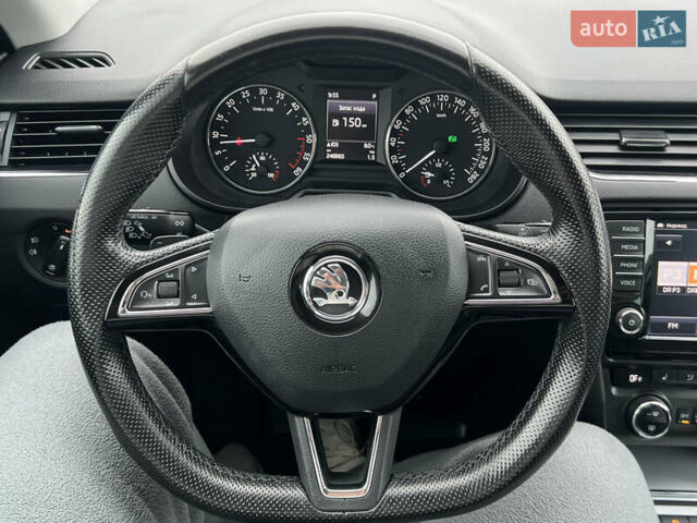 Шкода Октавия 2015 в Червонограде на Automoto.ua Черный Шкода Октавия, объемом двигателя 1.97 л и пробегом 246 тыс. км за 14135 $, фото 15 на Automoto.ua