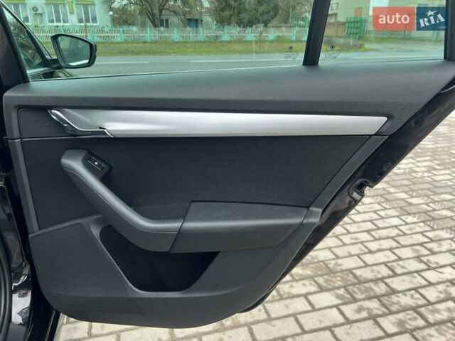 Шкода Октавия 2015 в Червонограде на Automoto.ua Черный Шкода Октавия, объемом двигателя 1.97 л и пробегом 246 тыс. км за 14135 $, фото 23 на Automoto.ua
