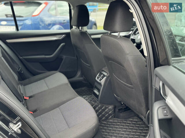 Шкода Октавия 2015 в Виннице на Automoto.ua Черный Шкода Октавия, объемом двигателя 1.6 л и пробегом 225 тыс. км за 9900 $, фото 14 на Automoto.ua