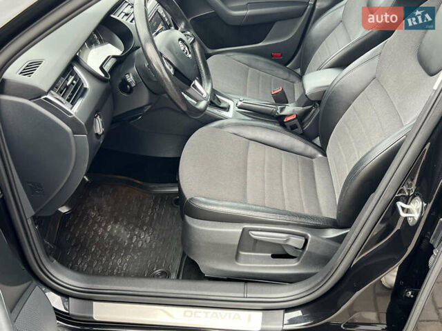 Шкода Октавия 2015 в Червонограде на Automoto.ua Черный Шкода Октавия, объемом двигателя 1.97 л и пробегом 246 тыс. км за 14135 $, фото 13 на Automoto.ua