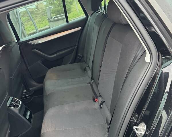 Чорний Шкода Октавія, об'ємом двигуна 1.6 л та пробігом 245 тис. км за 11500 $, фото 22 на Automoto.ua