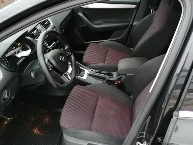 Чорний Шкода Октавія, об'ємом двигуна 2 л та пробігом 270 тис. км за 11700 $, фото 2 на Automoto.ua