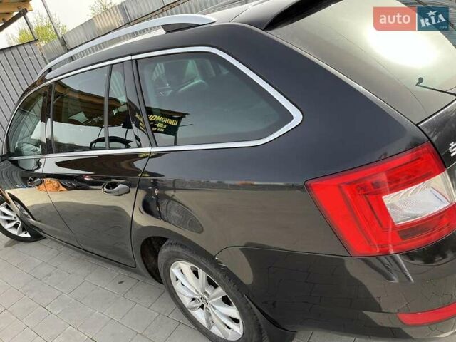 Черный Шкода Октавия, объемом двигателя 1.6 л и пробегом 130 тыс. км за 12300 $, фото 1 на Automoto.ua