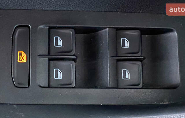 Чорний Шкода Октавія, об'ємом двигуна 1.6 л та пробігом 221 тис. км за 12250 $, фото 13 на Automoto.ua