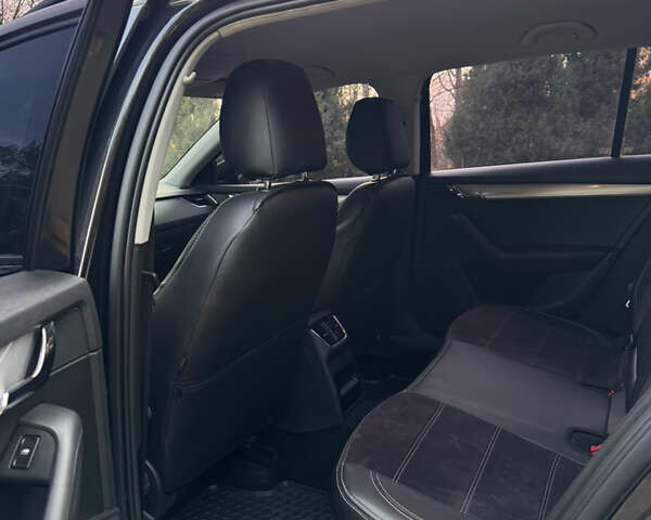 Чорний Шкода Октавія, об'ємом двигуна 1.6 л та пробігом 262 тис. км за 10100 $, фото 8 на Automoto.ua