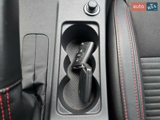 Черный Шкода Октавия, объемом двигателя 2 л и пробегом 212 тыс. км за 16599 $, фото 65 на Automoto.ua