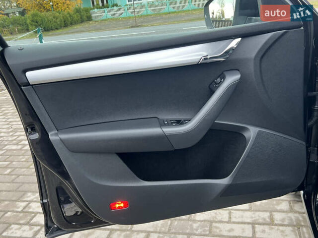 Шкода Октавия 2015 в Червонограде на Automoto.ua Черный Шкода Октавия, объемом двигателя 1.97 л и пробегом 246 тыс. км за 14135 $, фото 12 на Automoto.ua