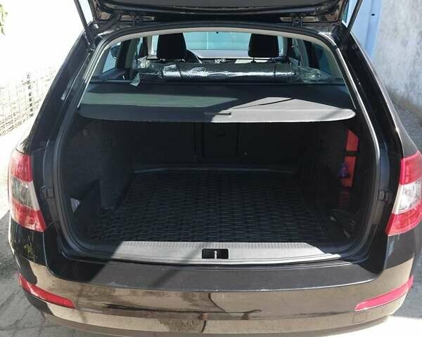 Черный Шкода Октавия, объемом двигателя 1.6 л и пробегом 245 тыс. км за 11000 $, фото 12 на Automoto.ua