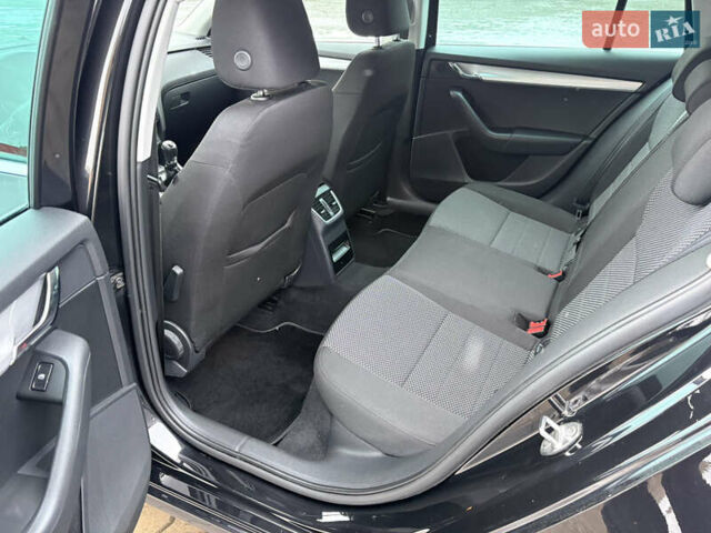 Черный Шкода Октавия, объемом двигателя 1.6 л и пробегом 195 тыс. км за 10350 $, фото 14 на Automoto.ua