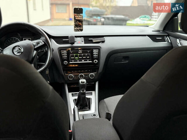 Черный Шкода Октавия, объемом двигателя 1.6 л и пробегом 285 тыс. км за 10800 $, фото 12 на Automoto.ua