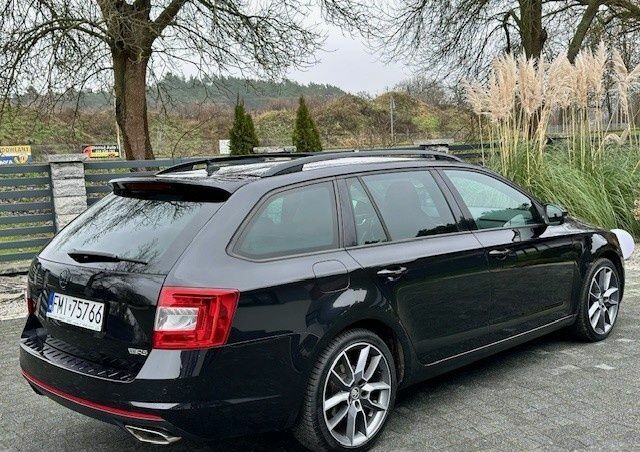 Черный Шкода Октавия, объемом двигателя 2 л и пробегом 229 тыс. км за 9900 $, фото 3 на Automoto.ua