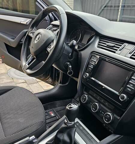 Черный Шкода Октавия, объемом двигателя 1.6 л и пробегом 206 тыс. км за 12000 $, фото 21 на Automoto.ua