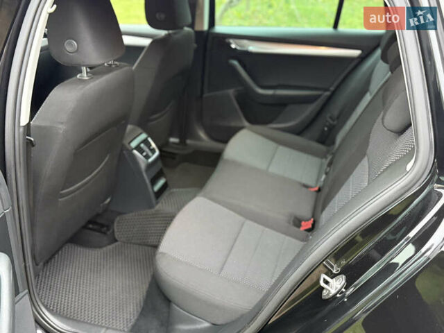 Черный Шкода Октавия, объемом двигателя 1.6 л и пробегом 285 тыс. км за 10800 $, фото 10 на Automoto.ua