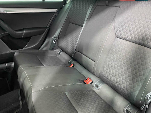 Чорний Шкода Октавія, об'ємом двигуна 1.6 л та пробігом 221 тис. км за 12250 $, фото 22 на Automoto.ua