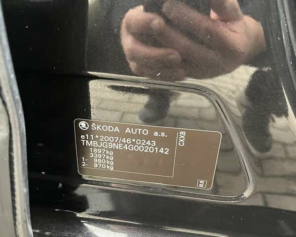 Черный Шкода Октавия, объемом двигателя 1.6 л и пробегом 260 тыс. км за 12300 $, фото 12 на Automoto.ua