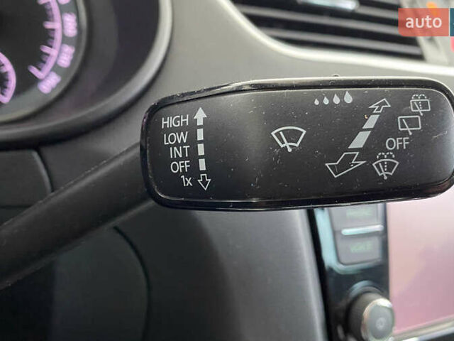 Чорний Шкода Октавія, об'ємом двигуна 1.6 л та пробігом 221 тис. км за 12250 $, фото 12 на Automoto.ua