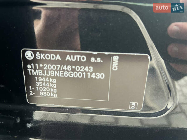 Шкода Октавия 2015 в Червонограде на Automoto.ua Черный Шкода Октавия, объемом двигателя 1.97 л и пробегом 246 тыс. км за 14135 $, фото 25 на Automoto.ua