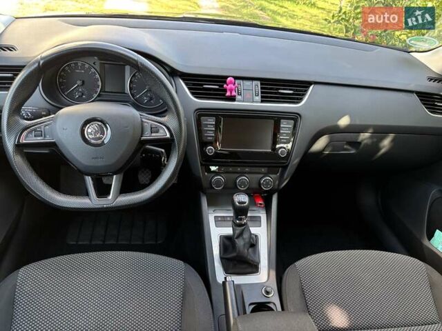 Черный Шкода Октавия, объемом двигателя 1.6 л и пробегом 227 тыс. км за 13200 $, фото 23 на Automoto.ua