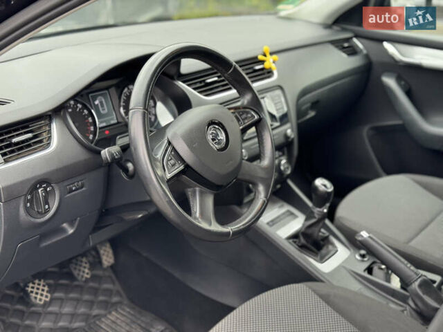 Шкода Октавия 2015 в Виннице на Automoto.ua Черный Шкода Октавия, объемом двигателя 1.6 л и пробегом 225 тыс. км за 9900 $, фото 9 на Automoto.ua