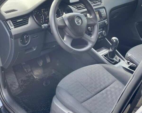 Черный Шкода Октавия, объемом двигателя 1.6 л и пробегом 384 тыс. км за 9200 $, фото 8 на Automoto.ua